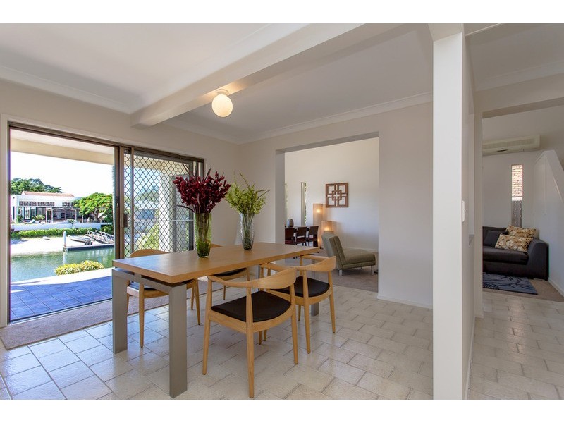 13 Cedar Place, Broadbeach Waters QLD 4218