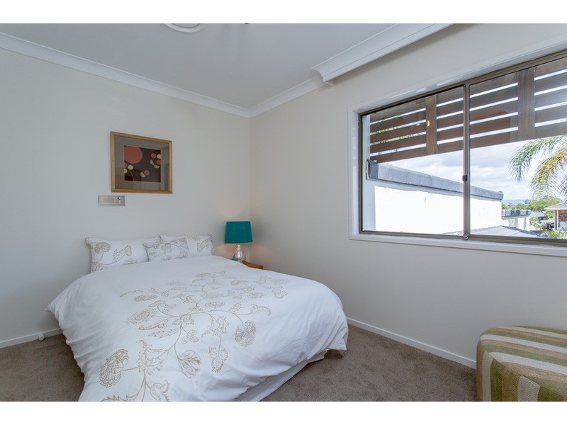 13 Cedar Place, Broadbeach Waters QLD 4218
