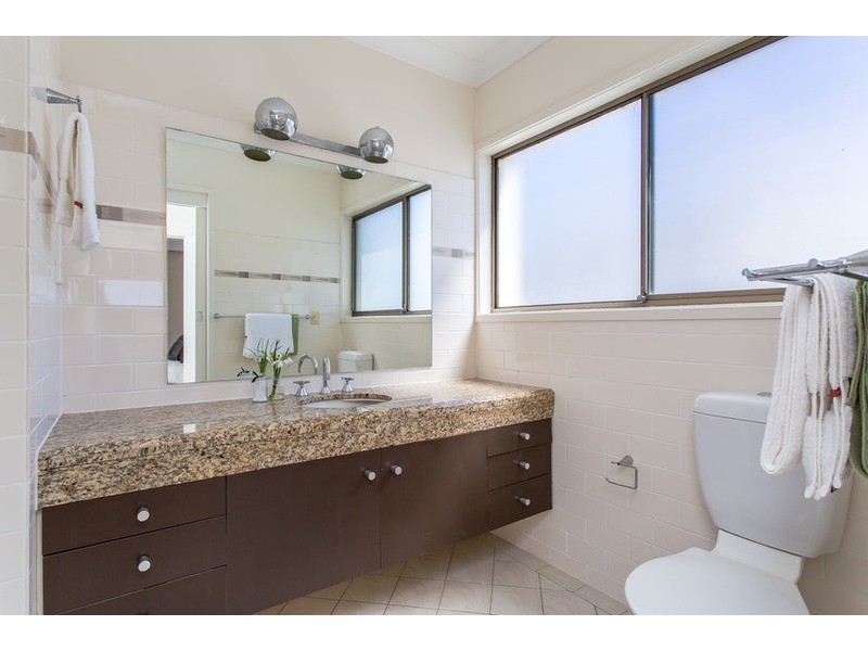 13 Cedar Place, Broadbeach Waters QLD 4218