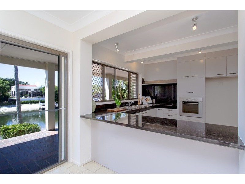 13 Cedar Place, Broadbeach Waters QLD 4218