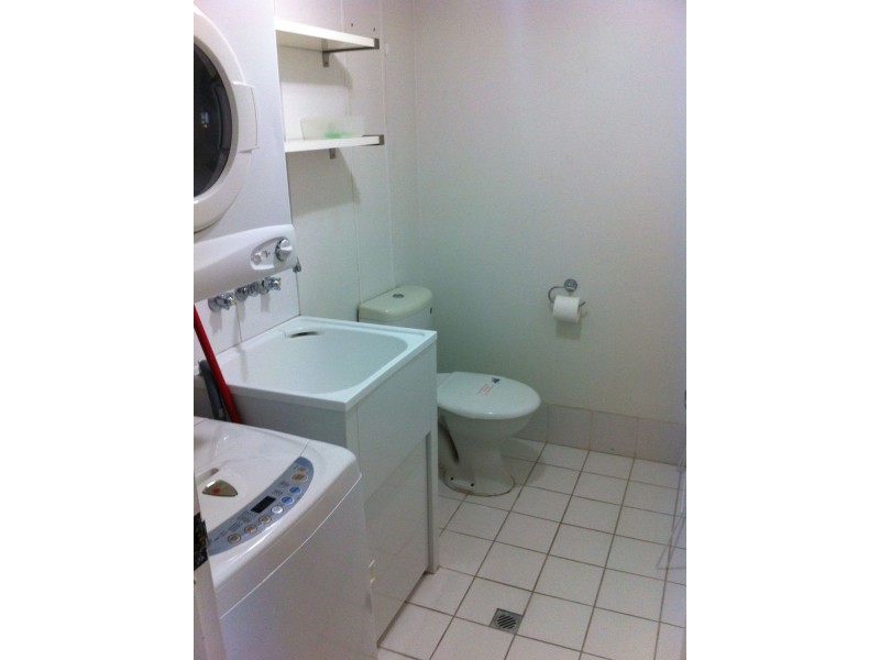 Alexander/2943 Gold Coast Highway, Surfers Paradise QLD 4217