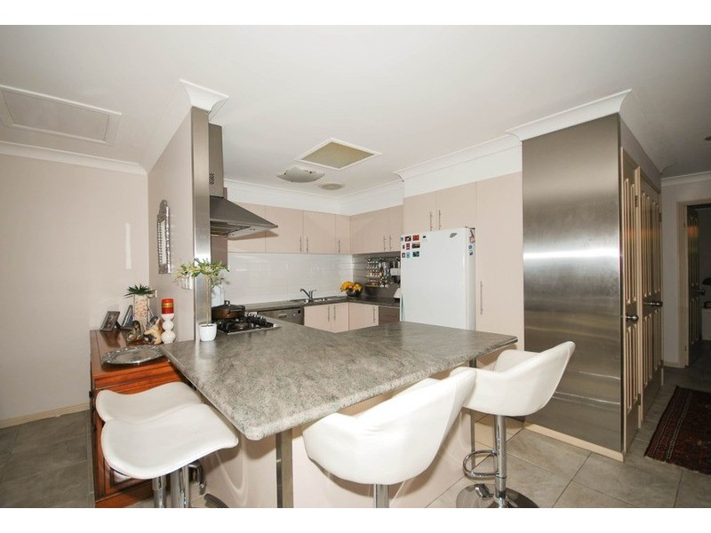 36 Dalpura  Street, Chevron Island QLD 4217