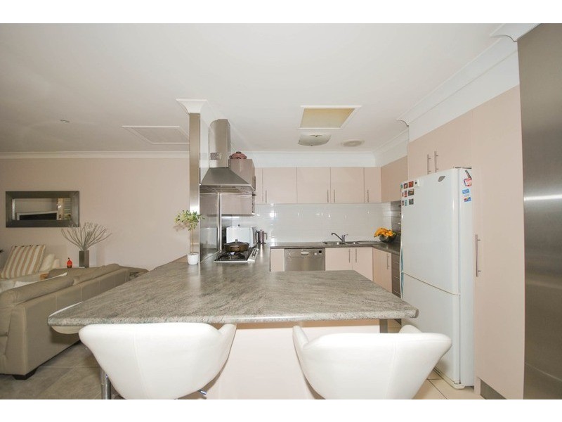 36 Dalpura  Street, Chevron Island QLD 4217