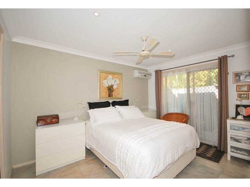 36 Dalpura  Street, Chevron Island QLD 4217