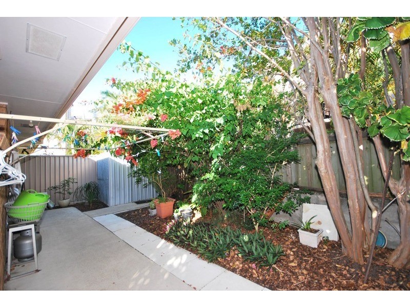 36 Dalpura  Street, Chevron Island QLD 4217