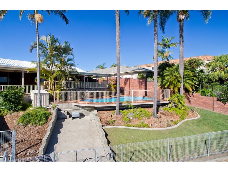 10 Larne Avenue, Sorrento QLD 4217