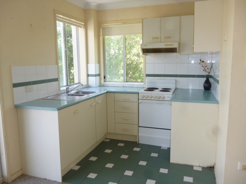 14-16 Darrambal Street, Chevron Island QLD 4217