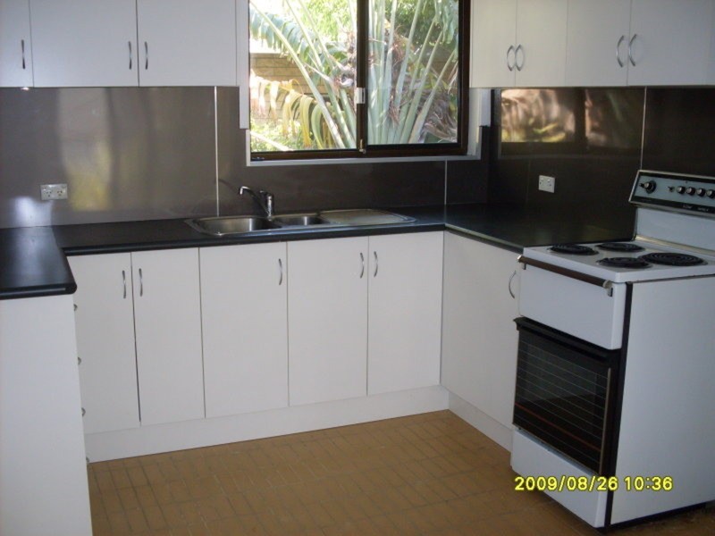 9 Cronin Avenue, Main Beach QLD 4217