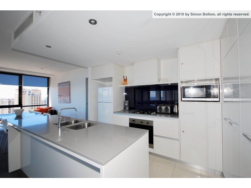 9 Ferny Avenue, Surfers Paradise QLD 4217