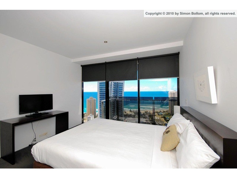 9 Ferny Avenue, Surfers Paradise QLD 4217