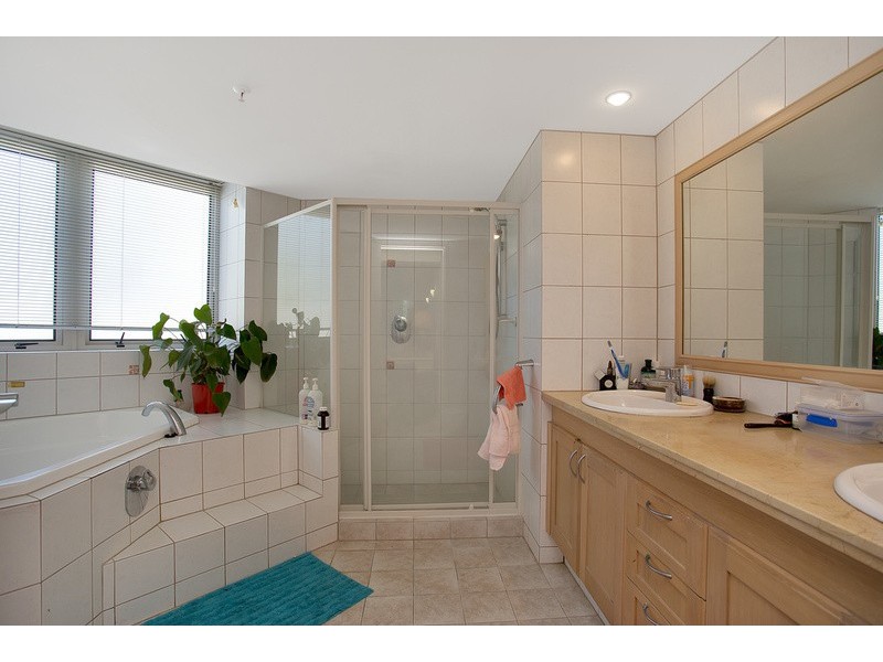 100  Old Burleigh Road, Broadbeach QLD 4218