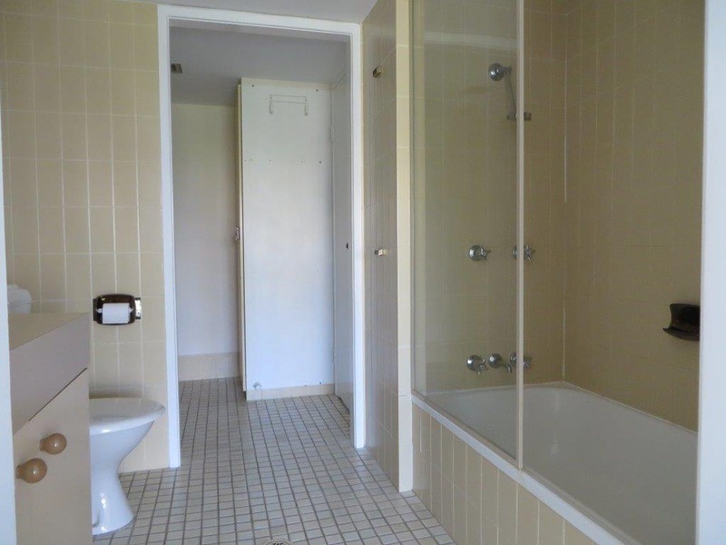 ‘Edgewater’ 21 Peninsular Drive, Surfers Paradise QLD 4217