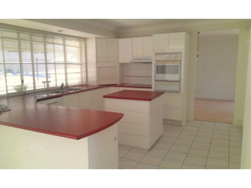 21 Chichester  Drive, Arundel QLD 4214