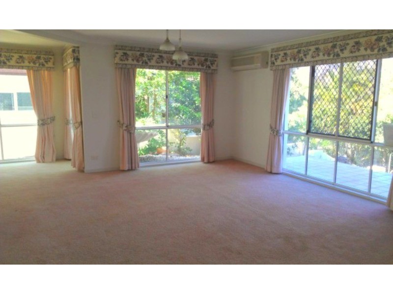 21 Chichester  Drive, Arundel QLD 4214