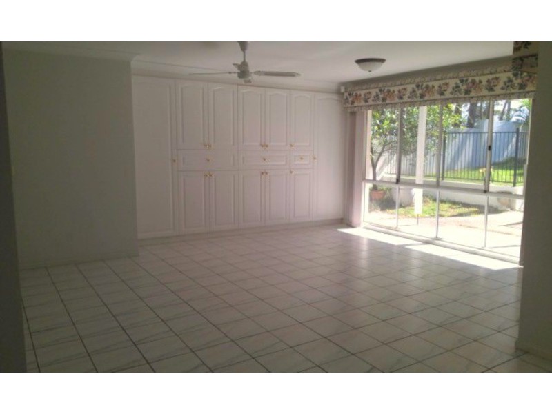 21 Chichester  Drive, Arundel QLD 4214