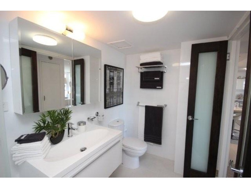 70 Remembrance  Drive, Surfers Paradise QLD 4217