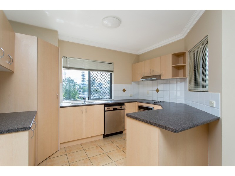 15/25 Chester Terrace, Southport QLD 4215