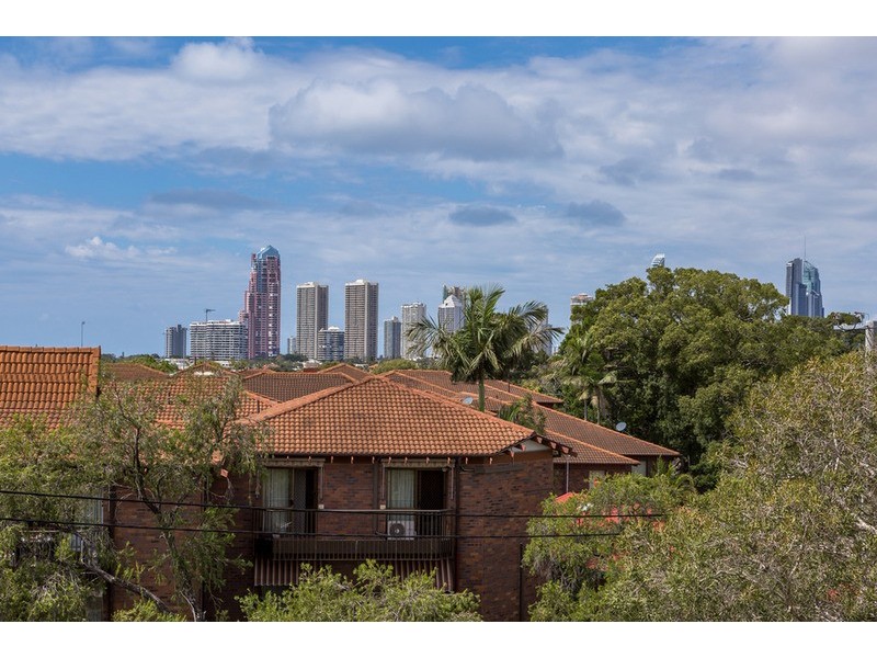 15/25 Chester Terrace, Southport QLD 4215