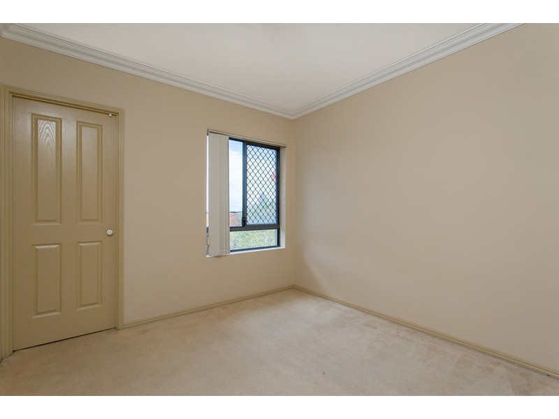 15/25 Chester Terrace, Southport QLD 4215