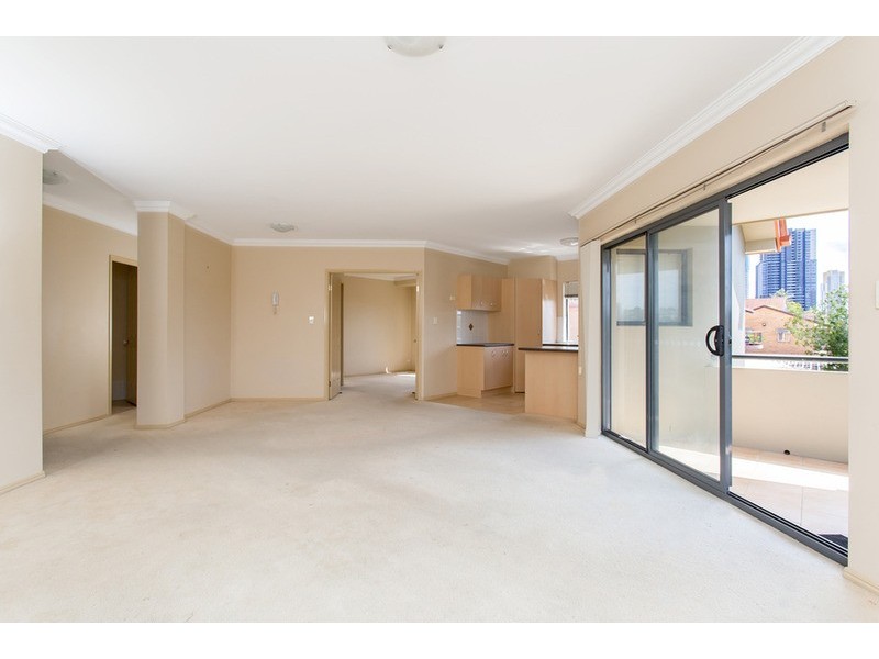 15/25 Chester Terrace, Southport QLD 4215