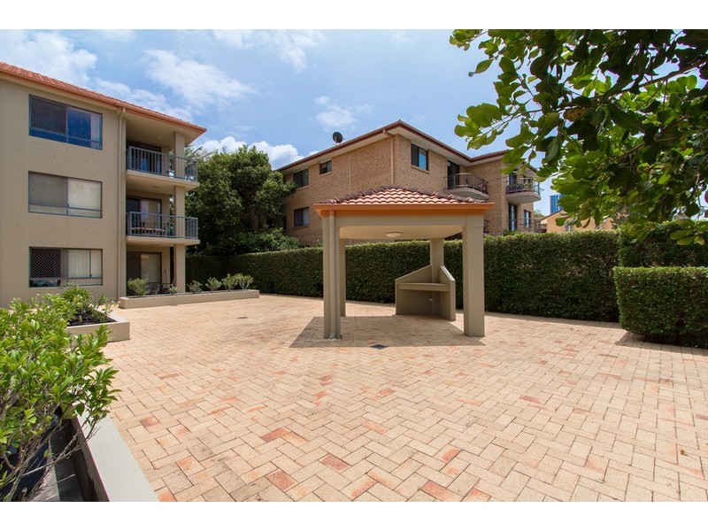 15/25 Chester Terrace, Southport QLD 4215