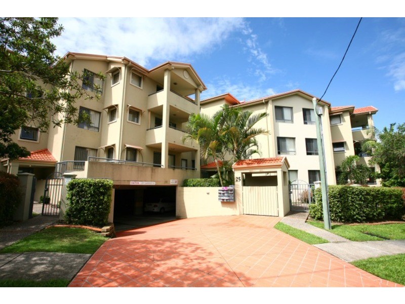 15/25 Chester Terrace, Southport QLD 4215