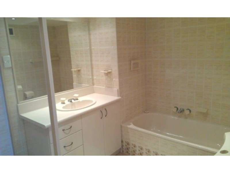 4  Old Burleigh  Road, Surfers Paradise QLD 4217