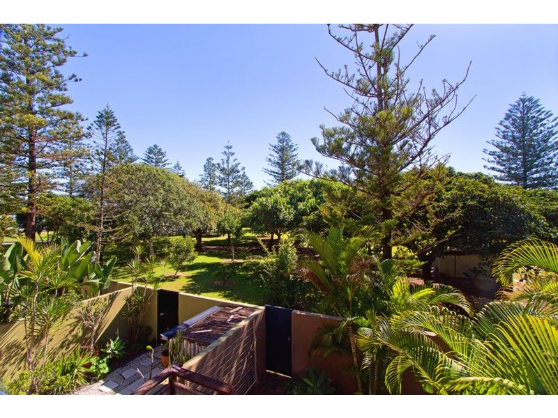 37 Montana Road, Mermaid Beach QLD 4218