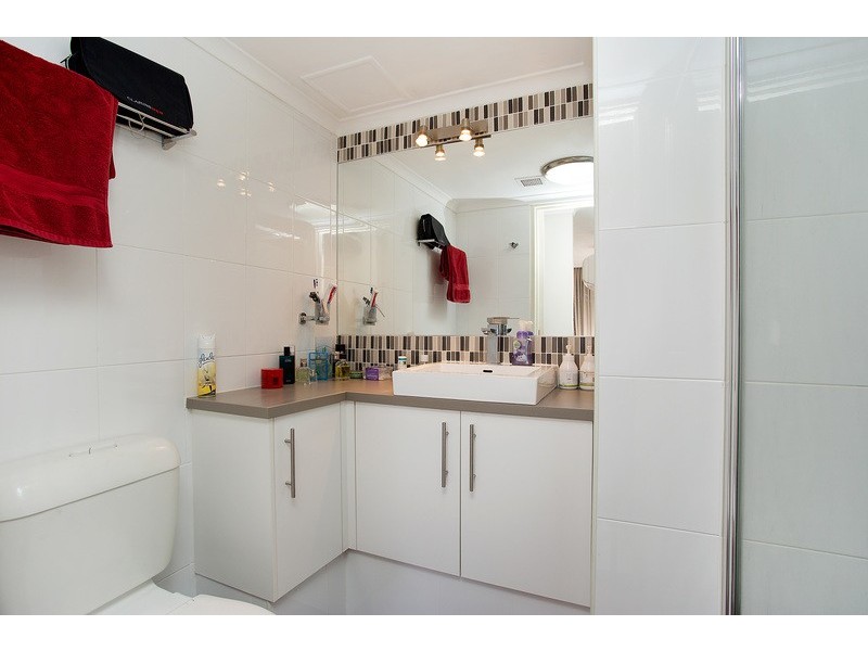 19 Aubrey Street, Surfers Paradise QLD 4217