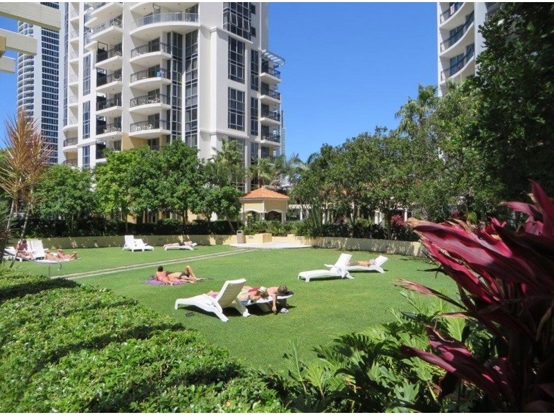 23 Ferny  Avenue, Surfers Paradise QLD 4217