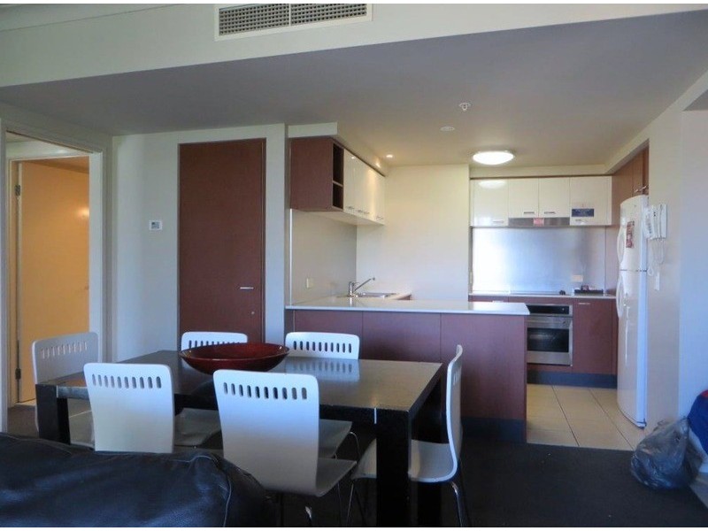 23 Ferny  Avenue, Surfers Paradise QLD 4217