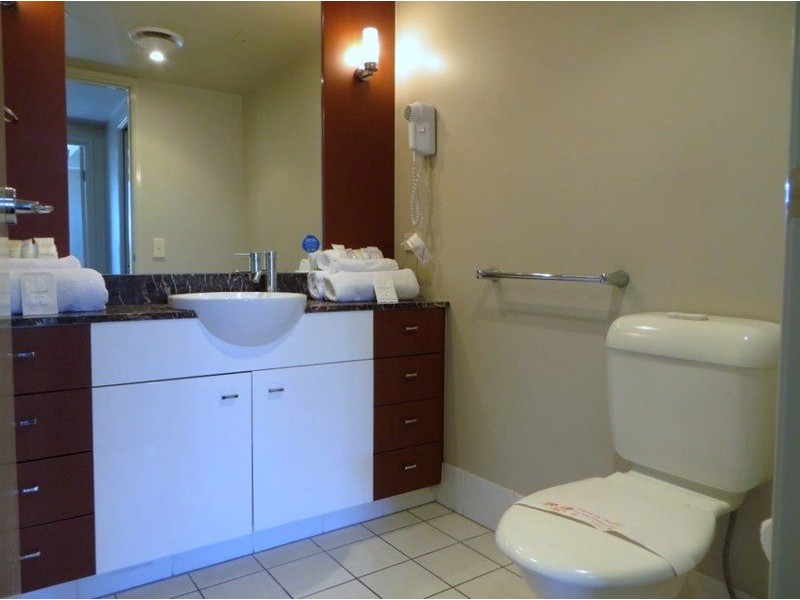 23 Ferny  Avenue, Surfers Paradise QLD 4217