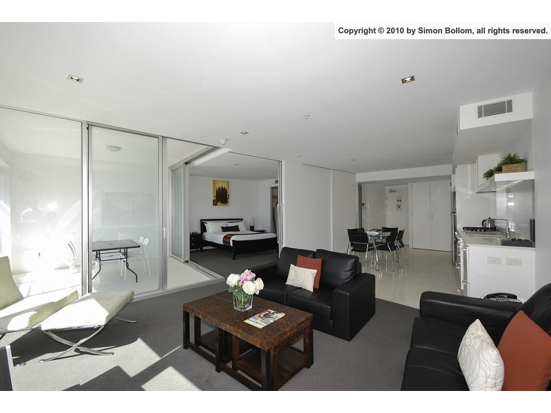 9 Hamilton Avenue, Surfers Paradise QLD 4217