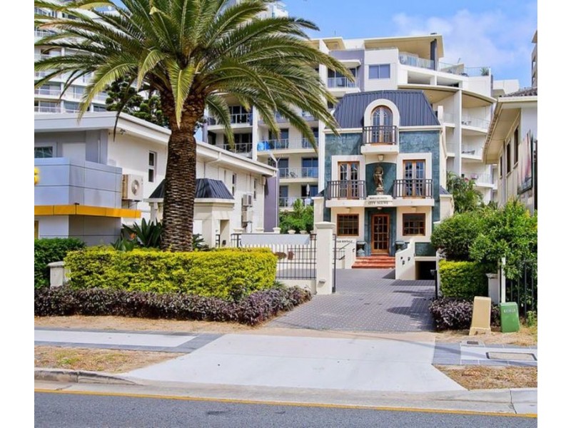 82 Ferny Avenue, Surfers Paradise QLD 4217