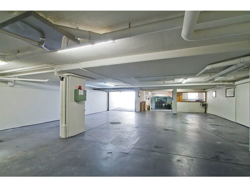 82 Ferny Avenue, Surfers Paradise QLD 4217