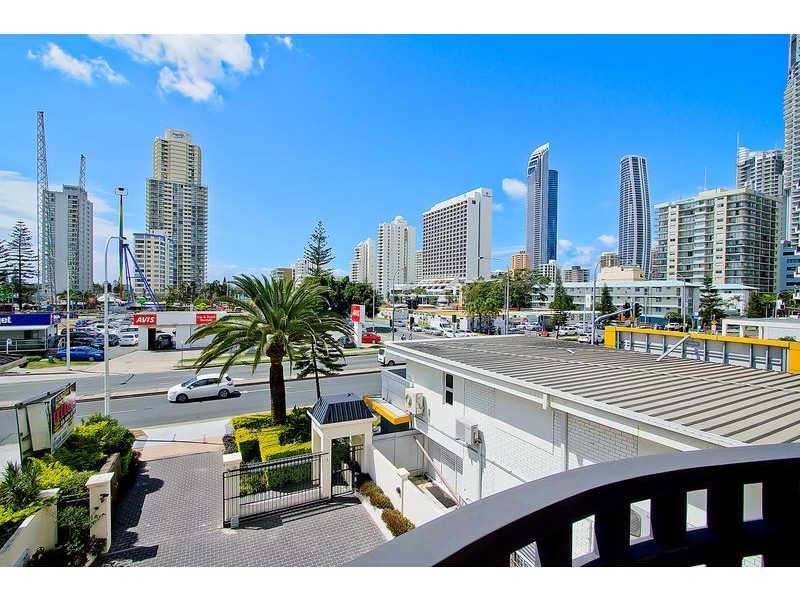 82 Ferny Avenue, Surfers Paradise QLD 4217