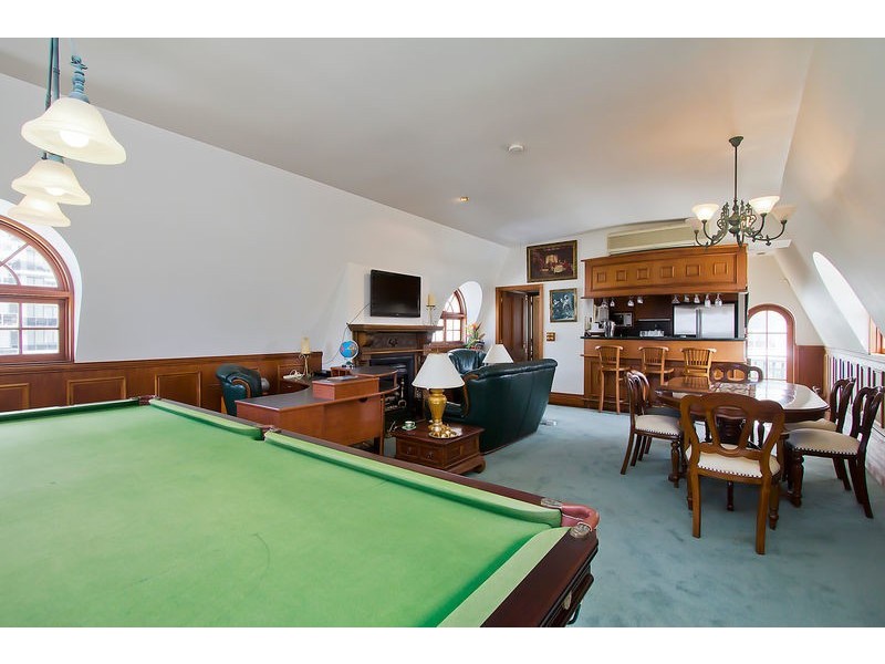 82 Ferny Avenue, Surfers Paradise QLD 4217