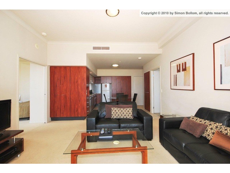 23 Ferny Avenue, Surfers Paradise QLD 4217