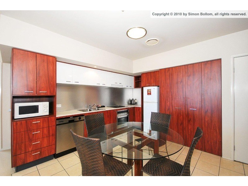 23 Ferny Avenue, Surfers Paradise QLD 4217