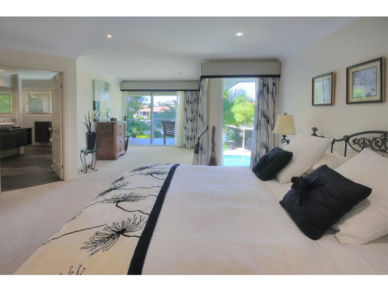 1068 Killymoon Drive, Hope Island QLD 4212