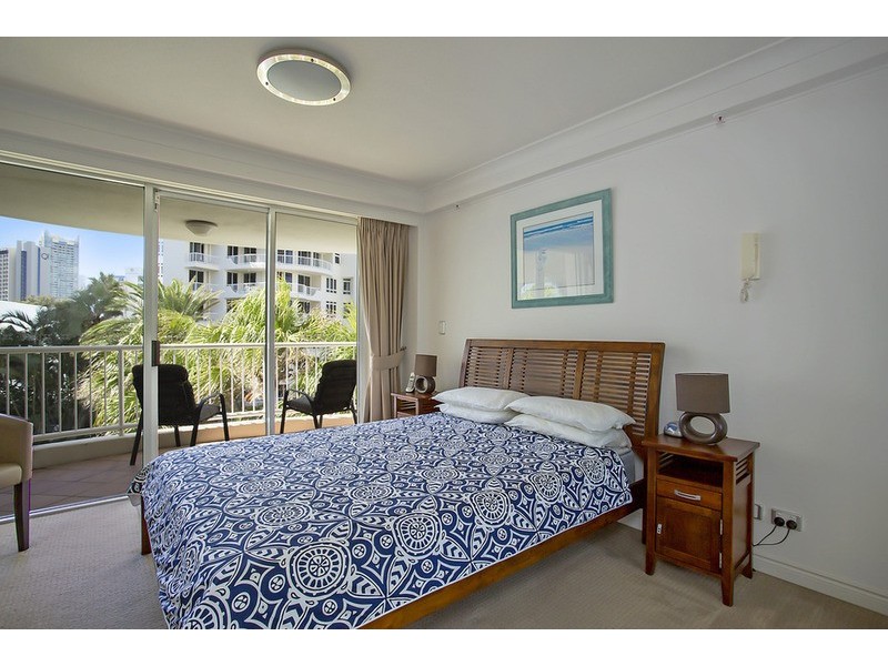 15/7-11  Elkhorn  Avenue, Surfers Paradise QLD 4217