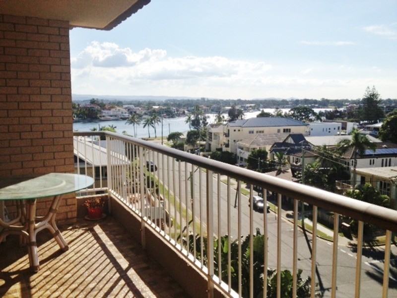 3 Oak Avenue, Surfers Paradise QLD 4217