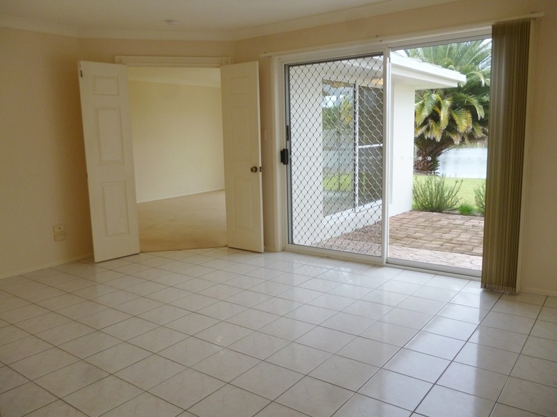 40 Cotlew  Street, Southport QLD 4215