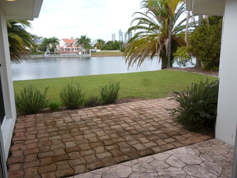 40 Cotlew  Street, Southport QLD 4215