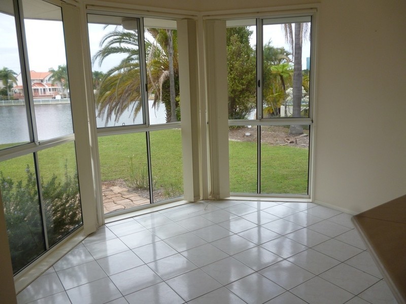 40 Cotlew  Street, Southport QLD 4215