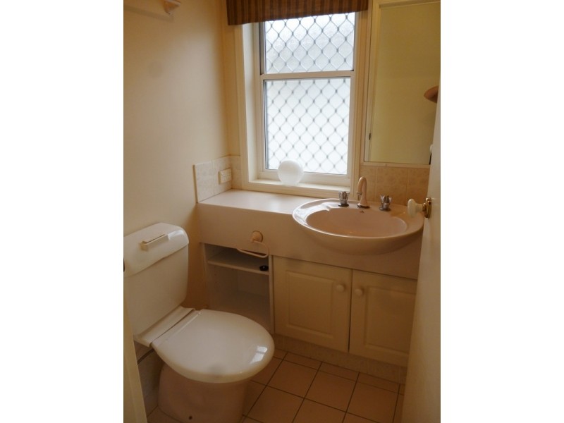 40 Cotlew  Street, Southport QLD 4215