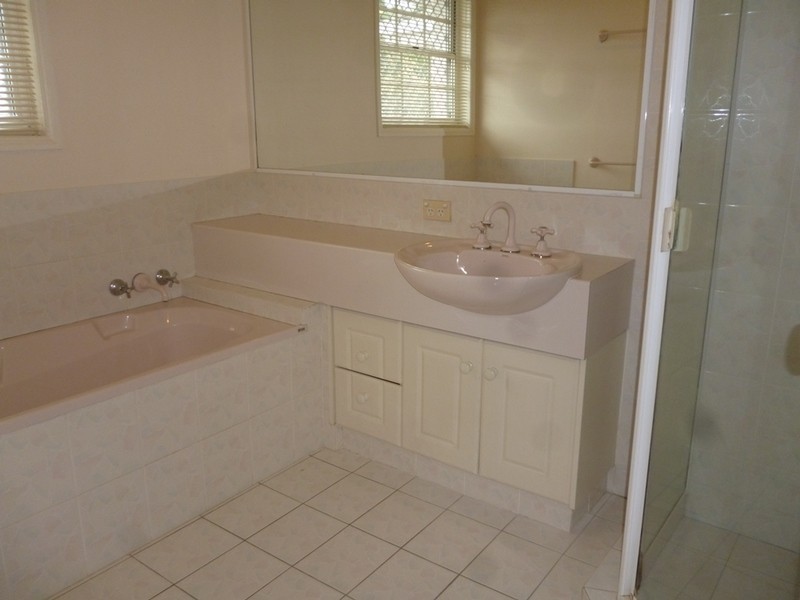 40 Cotlew  Street, Southport QLD 4215