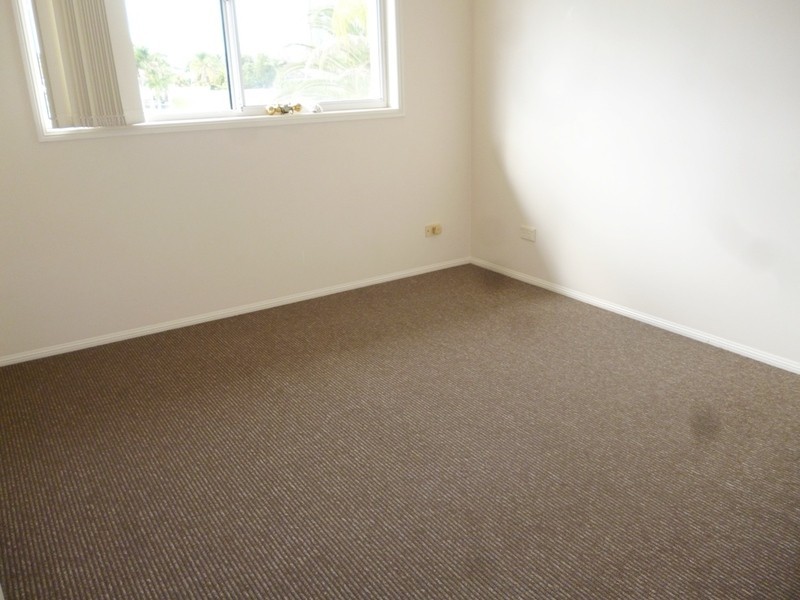 40 Cotlew  Street, Southport QLD 4215