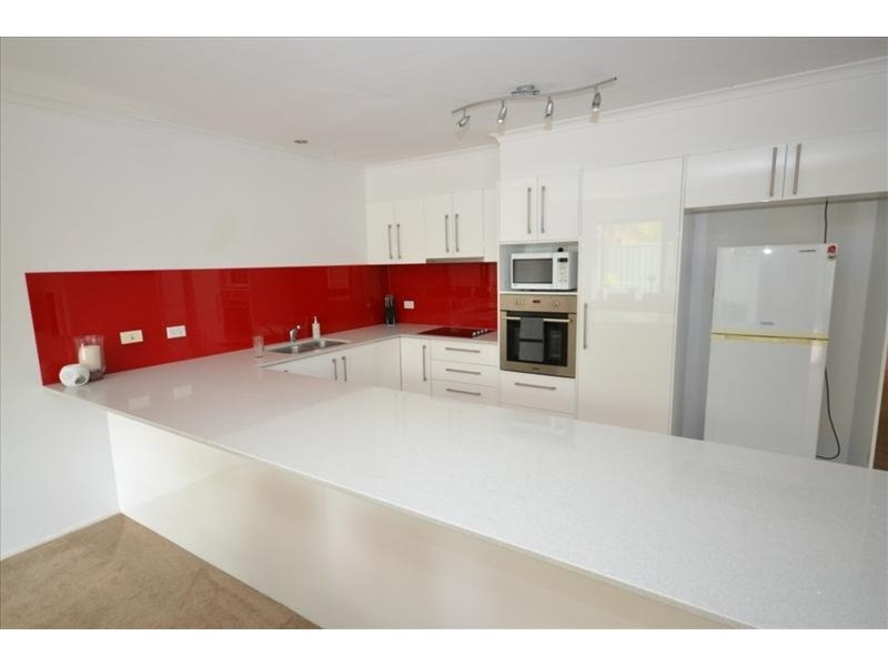 91 Salerno  Street, Isle Of Capri QLD 4217