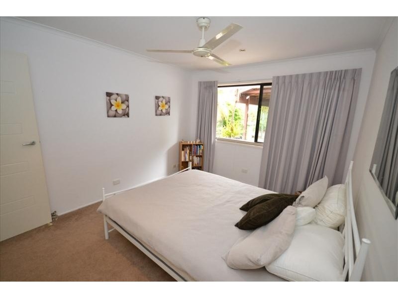 91 Salerno  Street, Isle Of Capri QLD 4217